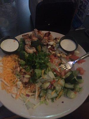 "The Roof" salad with grilled chicken added