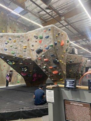 Waiver entrance and bouldering station