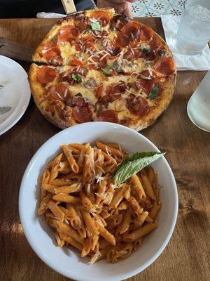 Penne vodka and pizzaaaa