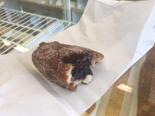 Here's that amazing jelly donut. Yummmmm!!