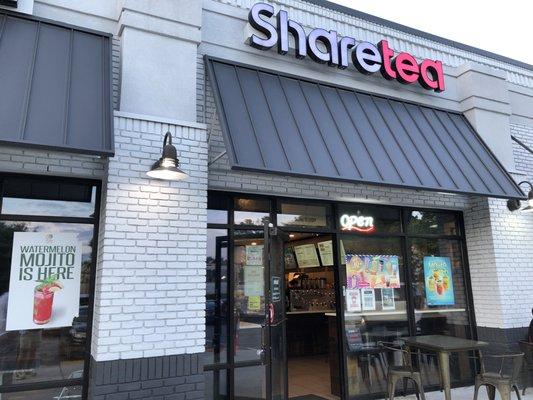 Sharetea storefront.