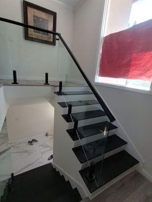 Stair glass railing