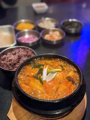 Spicy tofu stew 순두부찌개 and purple rice