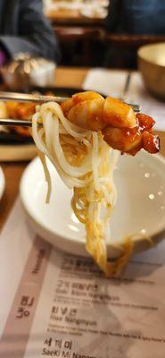 Spicy squid with noodles