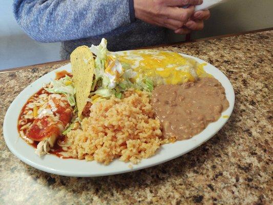 Combo w/chicken enchilada, "verde" burrito, hard taco 2/5