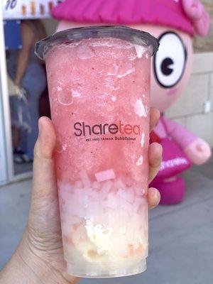 Strawberry Ice Blended with Lychee Jelly & Ice Cream