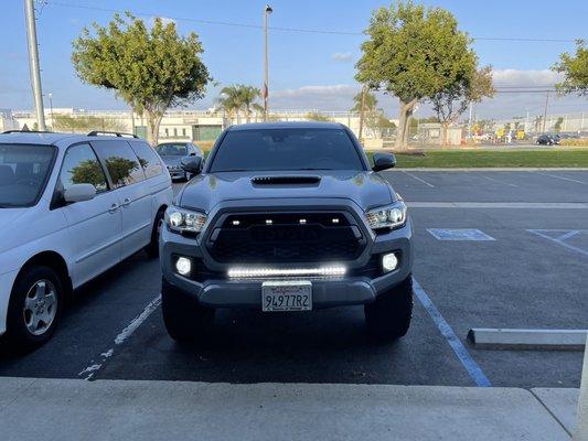 TRD pro grille, led low beam, led fog lights and raptor lights