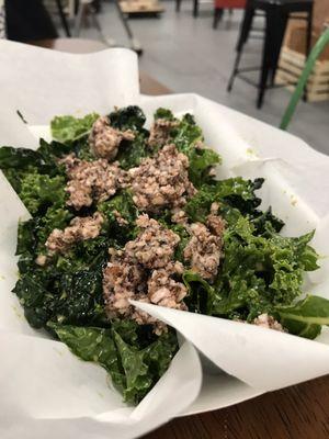 Kale salad with mock almond seafood