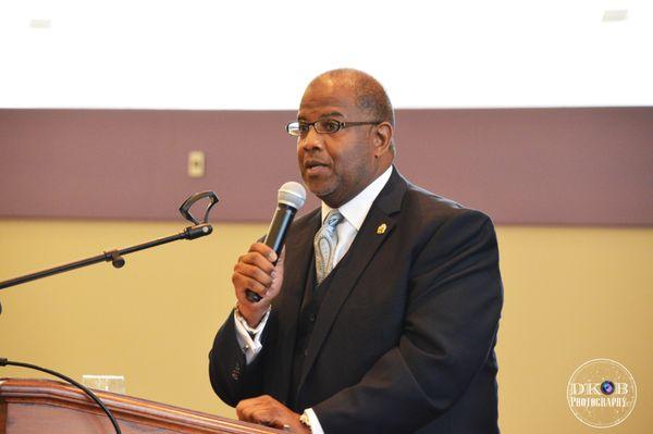 Pastor T. Ray McJunkins, Senior Pastor