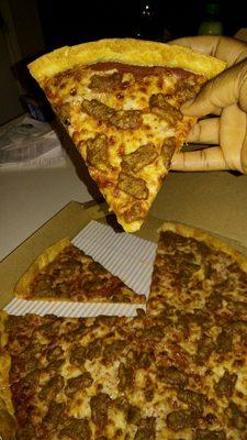 Wtf, Card board pizza( this is the remade pizza after my complaint)