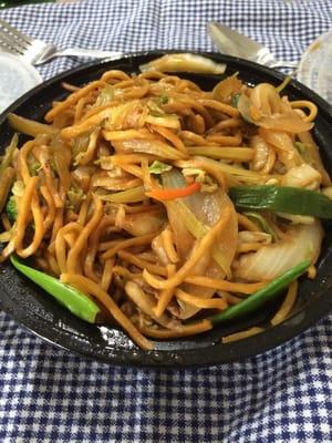 Vegetable lo mein yummy