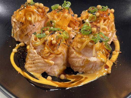 La Bomba Dinamita Torched Salmon Sashimi