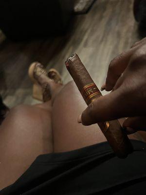 King's Leaf Cigars & Wine