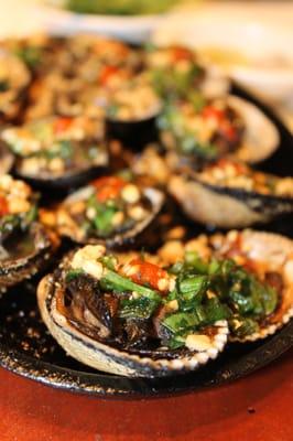 So Long Nuong Mo Hanh (Grilled Escargot with Buttered Green Onion)