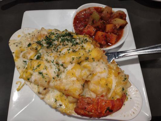 Lobster & Seafood Macaroni and Cheese Lobster, Crayfish, Scallops & Shrimp Creamy Cheddar & Fusilli Pasta Ratatouille