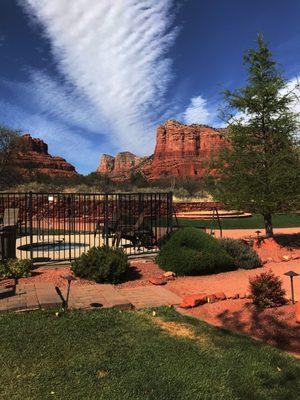 Courtyard views of the pool area and the gorgeous views of Bell Rock and Courthouse Butte.