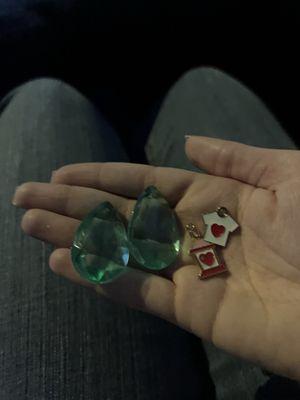 2 charms and 2 gems