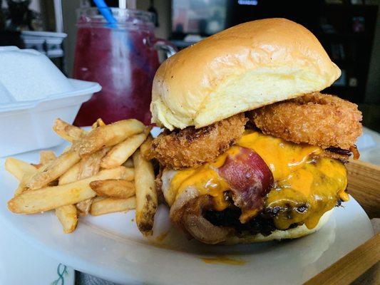 Cheeseburger with Onion Rings