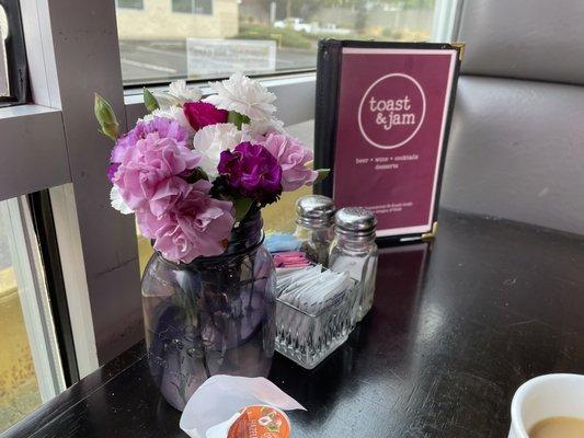 Real Fresh flowers on every table!