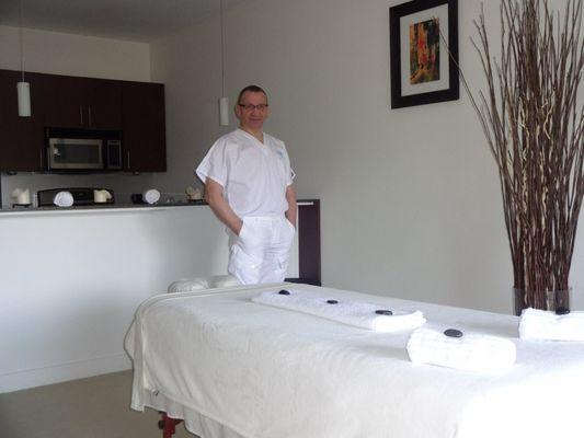 Welcome to Artisanal Massage. We offer Medical; Sport; Swedish; Trigger Point Therapy, Lomi Lomi, Reflexology. Make your reservation today.