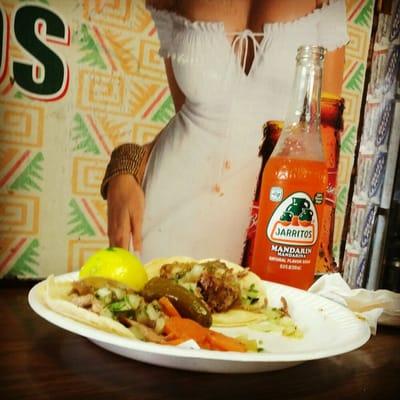 Jarritos and carnitas tacos