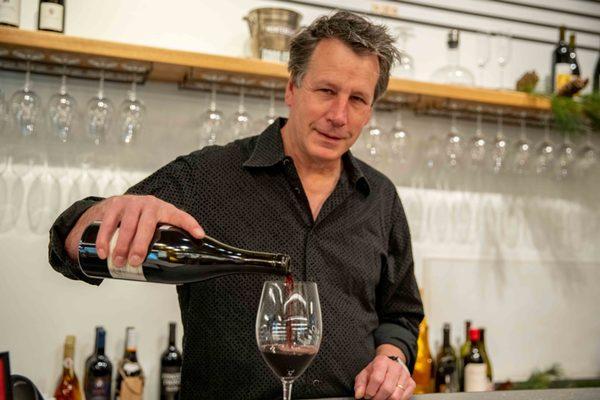 Meet Craig, the wine master, and owner of Vino Divino! Sharing the world of wine is his passion.