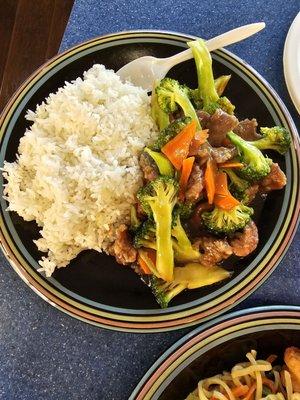 Beef and broccolli combo with steam rice.