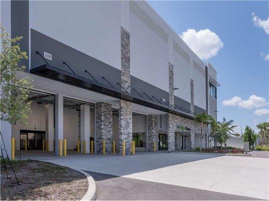 Beauty Image - Extra Space Storage at 4191 W Hillsboro Blvd, Coconut Creek, FL 33073