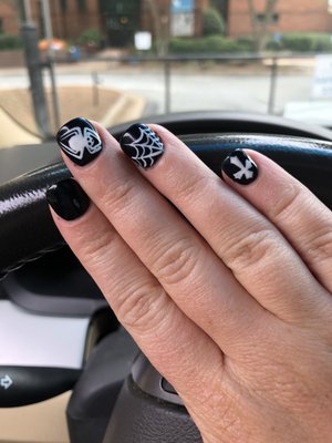 Halloween manicure