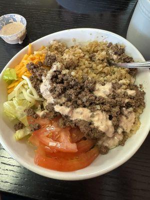 Cauliflower bowl with beef