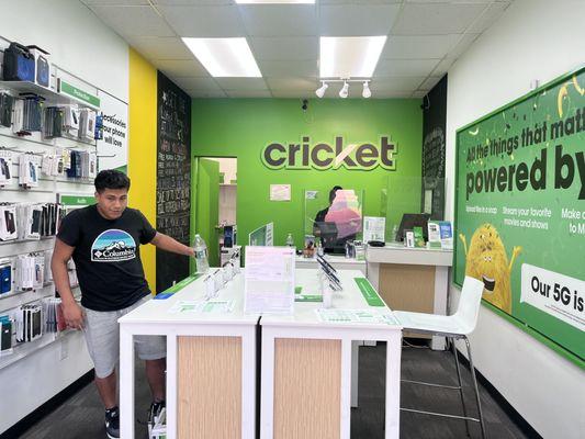 Cricket store before cleaned out