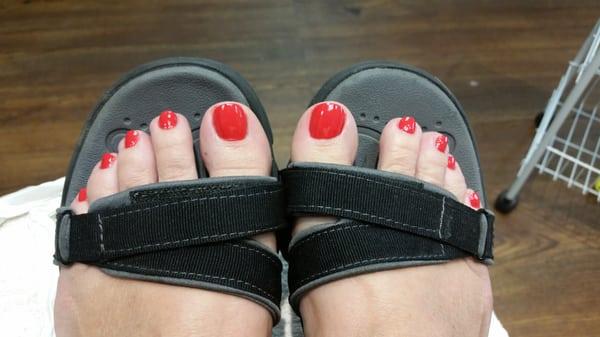 Great toes! Happy feet! Thank you Lynn of Salon Amore!