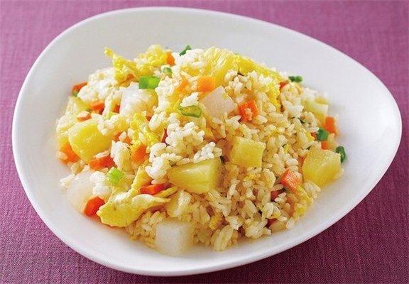 Pineapple fried rice