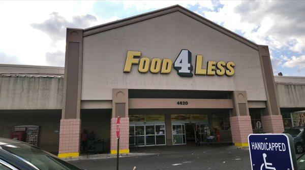 Food 4 Less at 4620 S. Damen Avenue in Yards Plaza