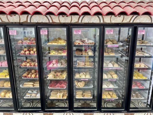 Panaderia with pan dulche and many other baked sweets