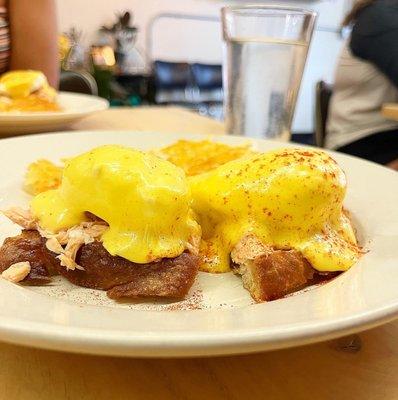 Eggs Benedict with smoked salmon