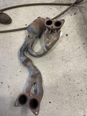 2016 Legacy Exhaust manifold