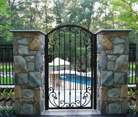 door with a hand-forged design and made of solid iron, ideal for the front and giving a beautiful view to your home