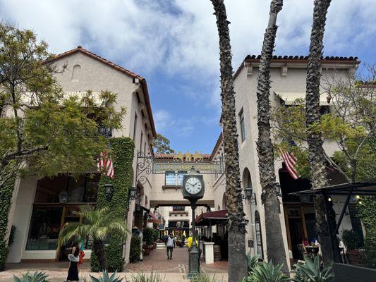 The most beautiful Plaza in all of Santa Barbara- La Arcada:)