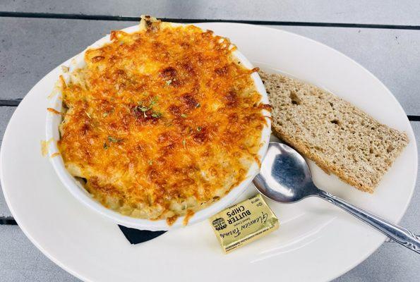 Fisherman stew with soda bread