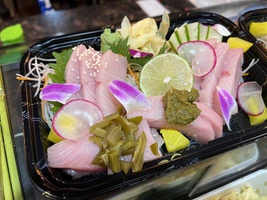 Yelloowtail Sashimi Dinner