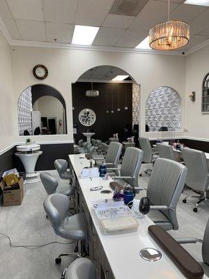 Beautiful new nail salon! Worth the wait for the remodel.