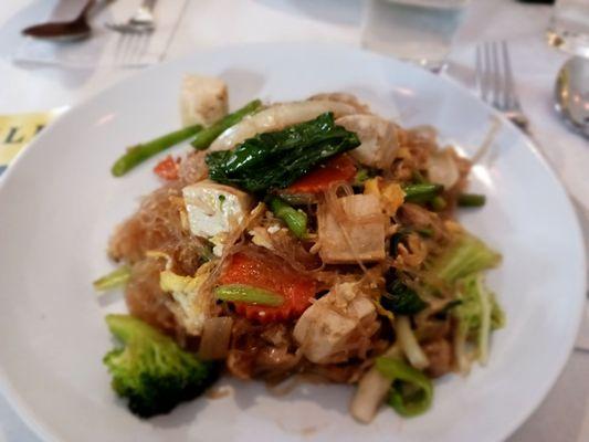 Pad woon Sen with tofu and veggies