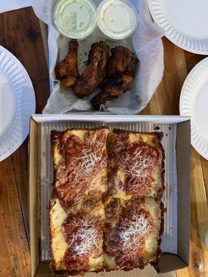 Detroit Pepperoni (8x10)  Chipotle Wings, Jalapeno Ranch