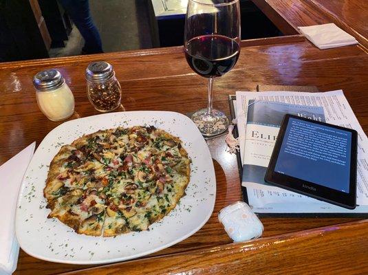 Mushroom pizza and Syrah