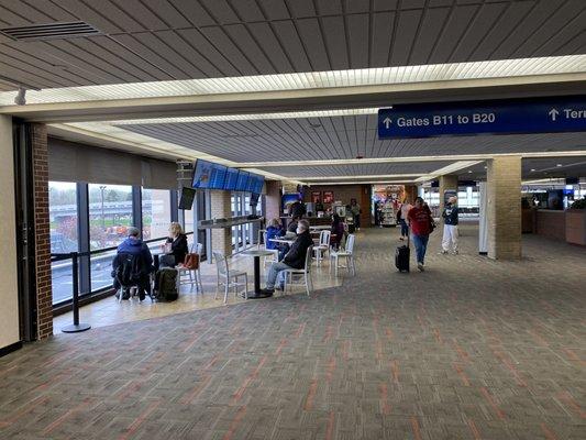 Coming up the ramp from the A gates to the main terminal.