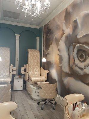 Decor is nice (Pedicure station)