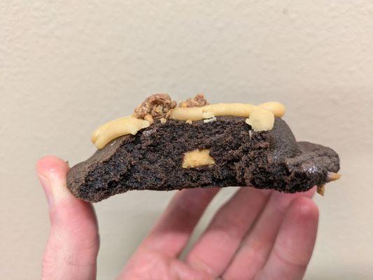 @endoedibles Instagram 08/30/24
 
 Cup Cookie - Fudge Cookie, Peanut Butter Creme, Peanut Butter Frosting, Peanut Butter Cup