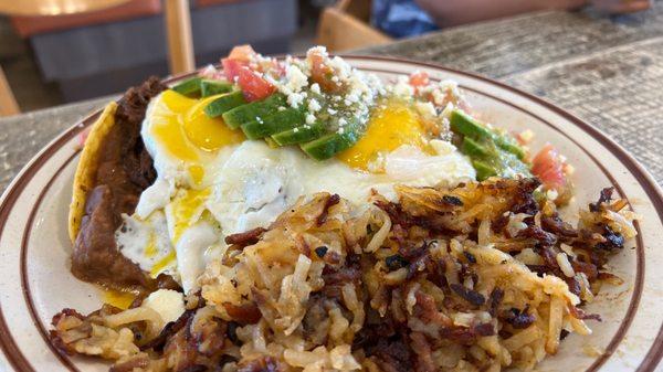 Heuvos Ranchero with brisket