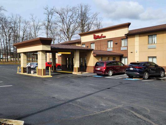 Red Roof Inn check in area where you are supposed to go for HomeTowne Studios